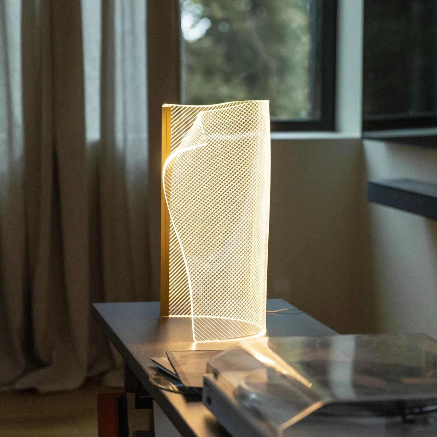 Online ILVA Curtsy Bordlampe 30 x 45 x 17 cm