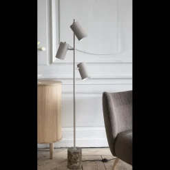 Hot ILVA Pablo Gulvlampe 154 x 15 cm